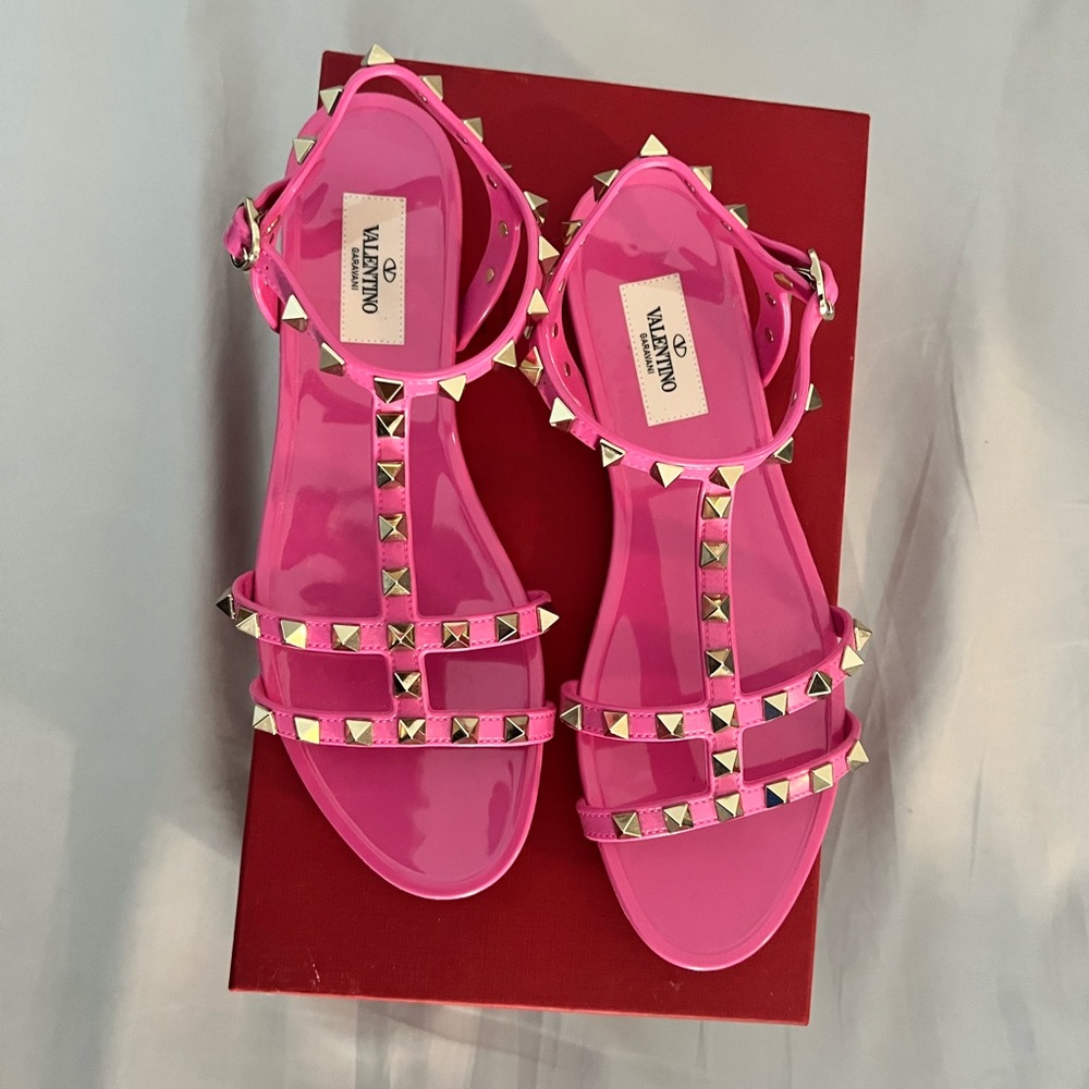ROCKSTUD FLAT RUBBER SANDAL | Pink
